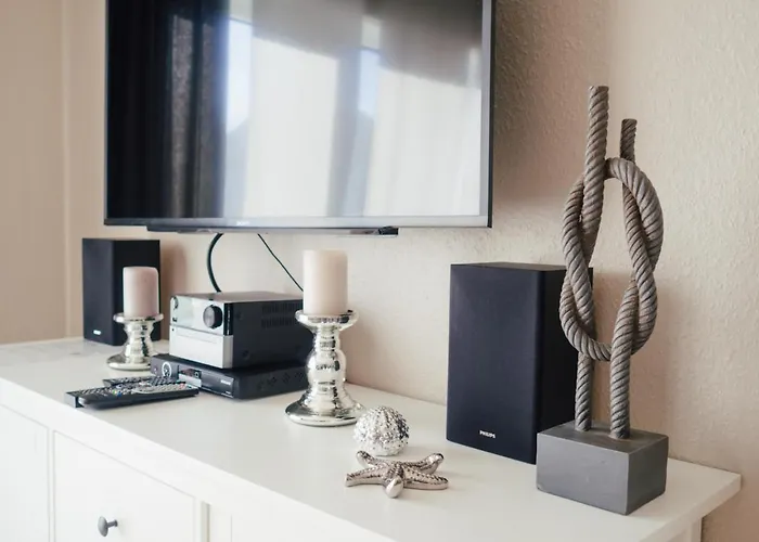 Beachcomber House A *